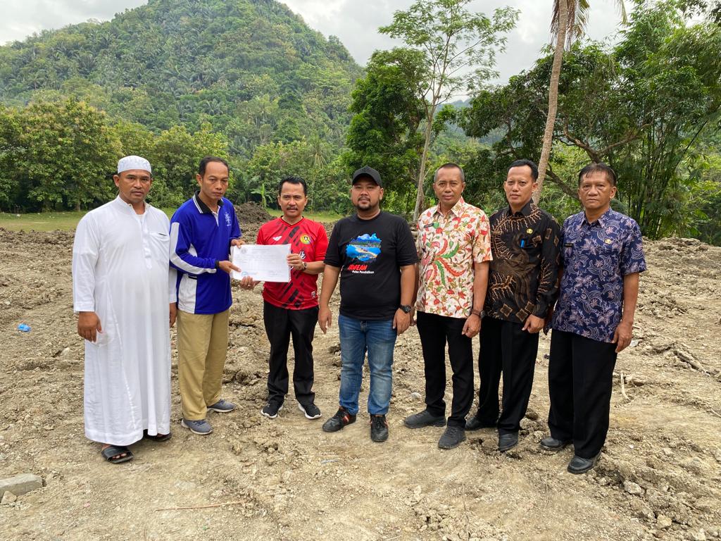 Roboh Diterjang Longsor, Bangunan Sekolah UPT SD 357 Gresik Akan Direlokasi Di Tanah Hibah Bupati Fandi Akhmad Yani